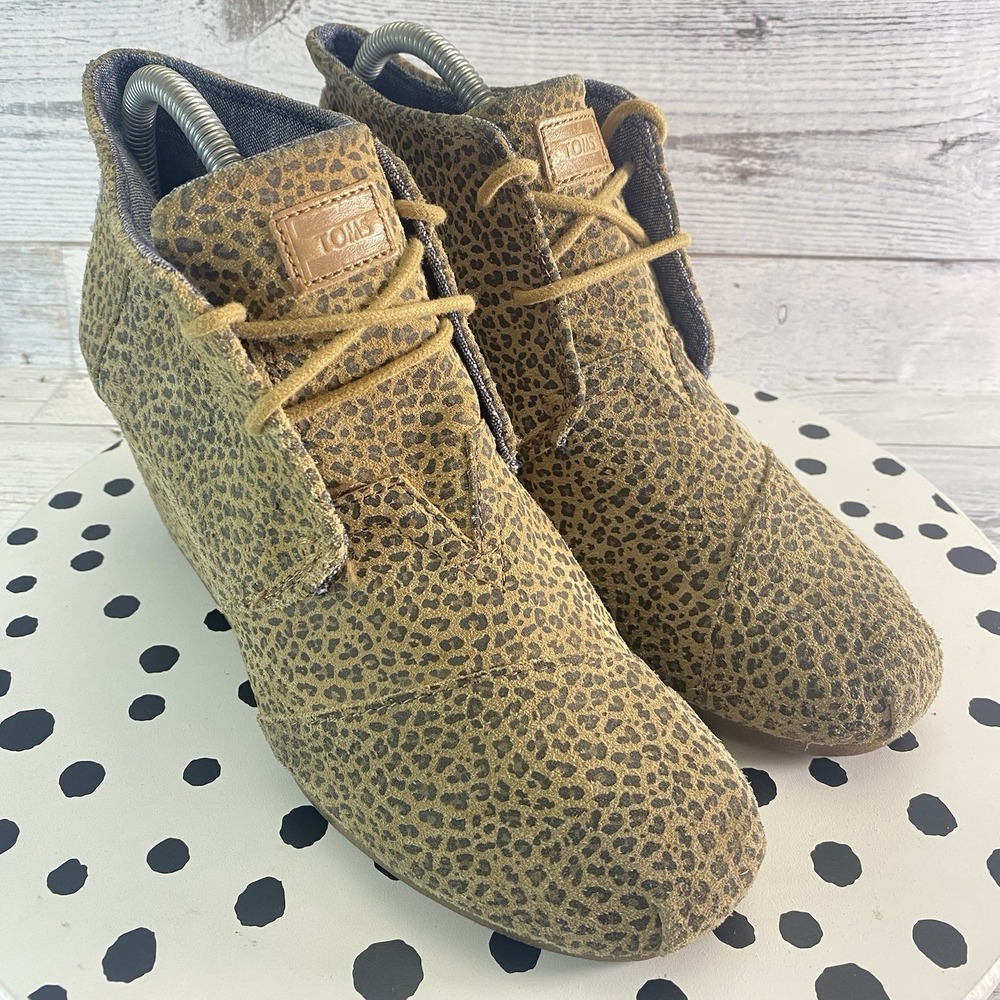 TOMS Boots Womens 9.5 Leopard‎ Suede Wedge Lace Up Ankle Booties Casual Shoes